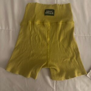 Daily drills ribbed biker shorts in poppy